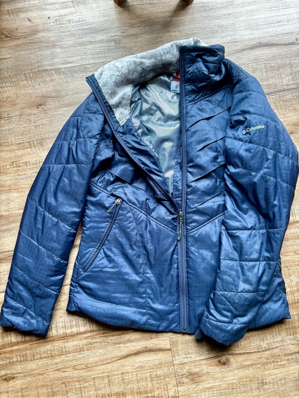 Columbia Women's Navy Quilted Puffer Jacket